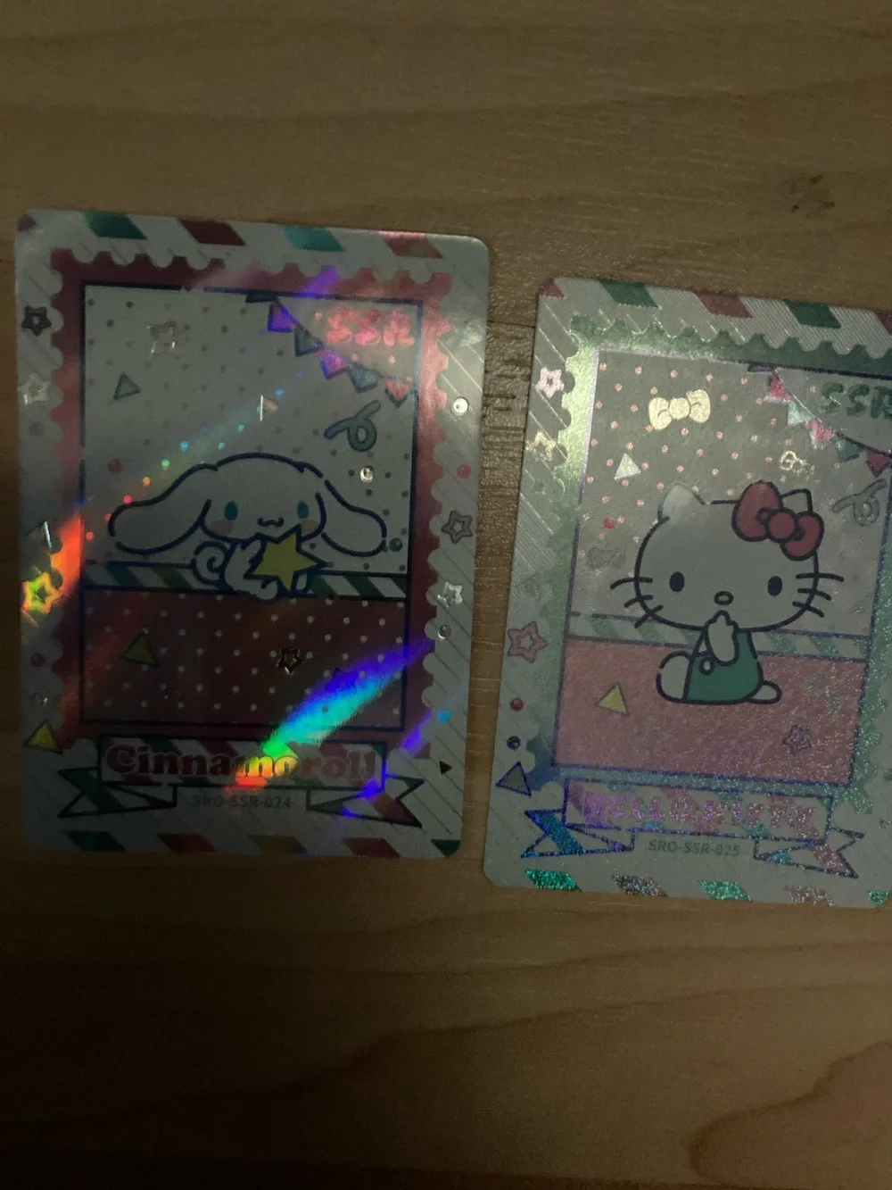 SET Sanrio Holographic Cinnamoroll & Hello Kitty Cards - Pastel Blue & Pink